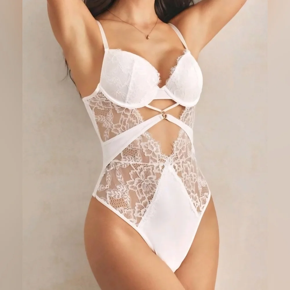 NWOT White Lace Criss Cross Teddy Bodysuit XL - Picture 4 of 6